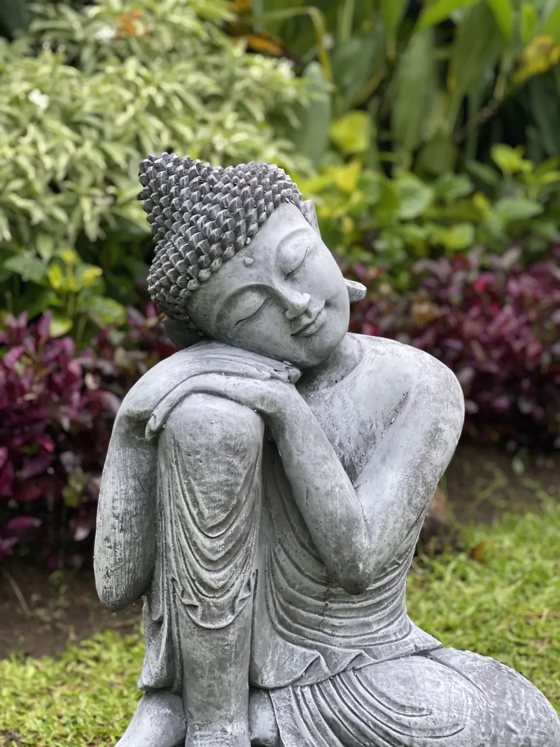  Product image 2 of the product “Rahman - Buddha relax- one leg up, 65 cm H | cast stone ”